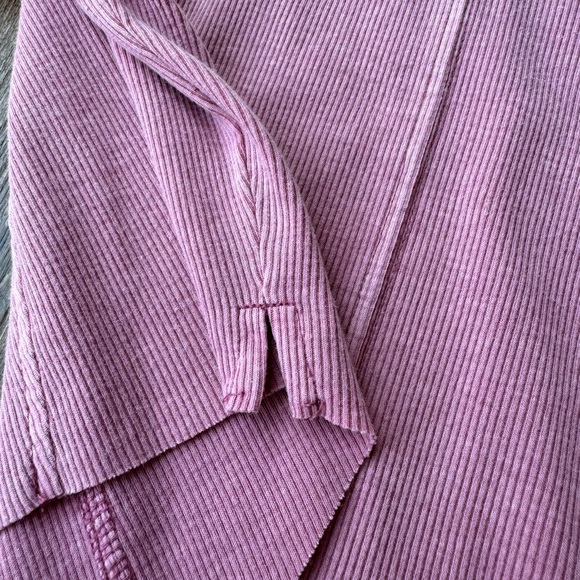 𝐀𝐫𝐢𝐳𝐨𝐧𝐚 𝐑𝐨𝐮𝐧𝐝 𝐍𝐞𝐜𝐤 𝐒𝐡𝐨𝐫𝐭 𝐒𝐥𝐞𝐞𝐯𝐞 𝐂𝐫𝐨𝐩 𝐓𝐨𝐩 - Picture 5 of 6